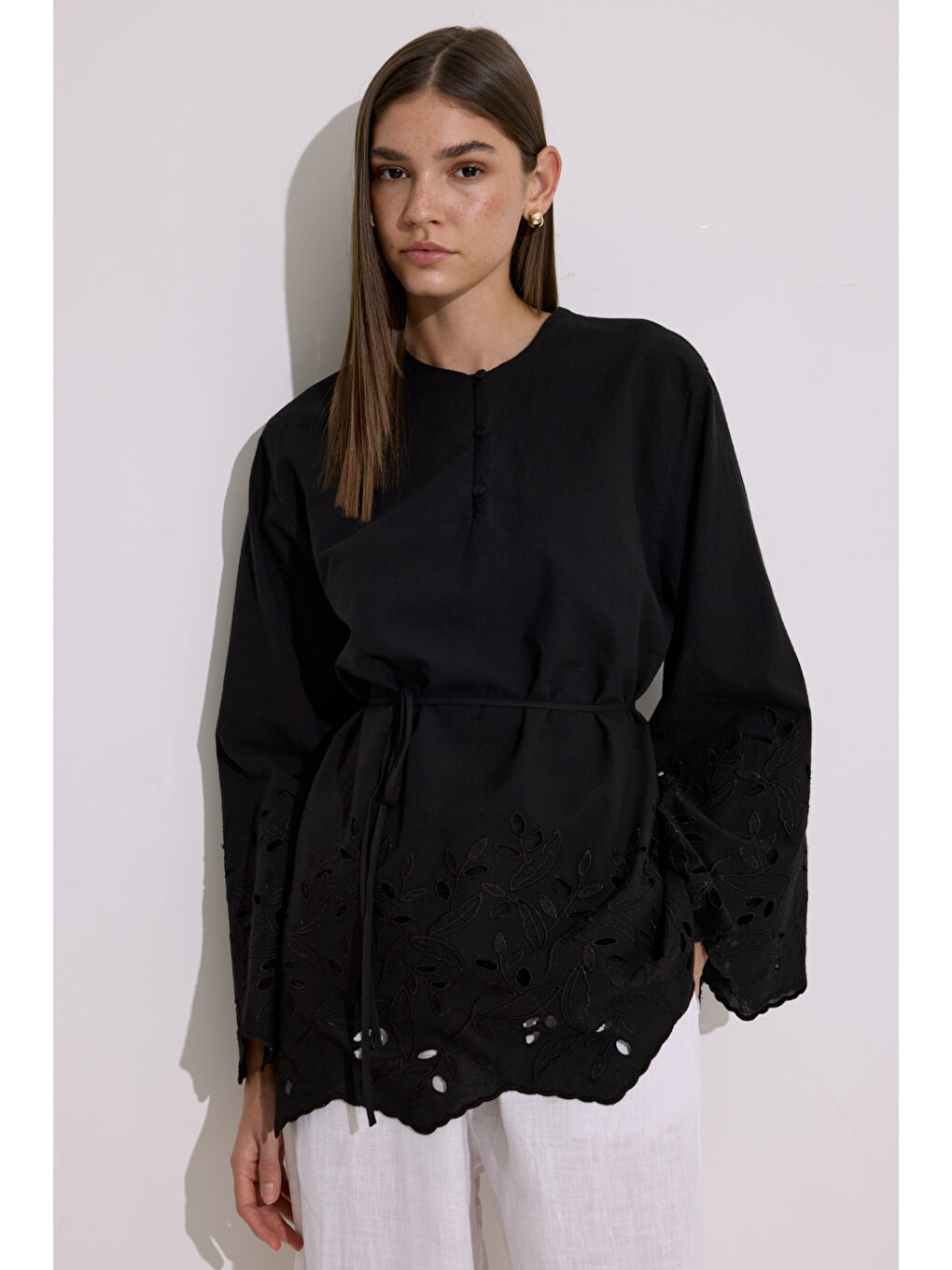 Nakış Detaylı Tunik Siyah-3