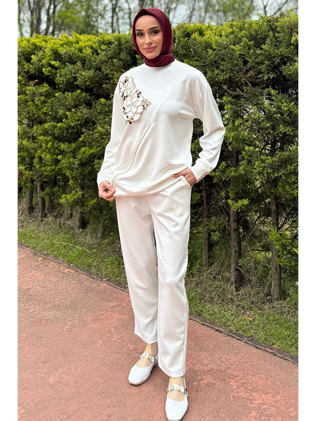 Ekru Tesettür Aplike Nakışlı Sweat Pantolon İkili Takım-2