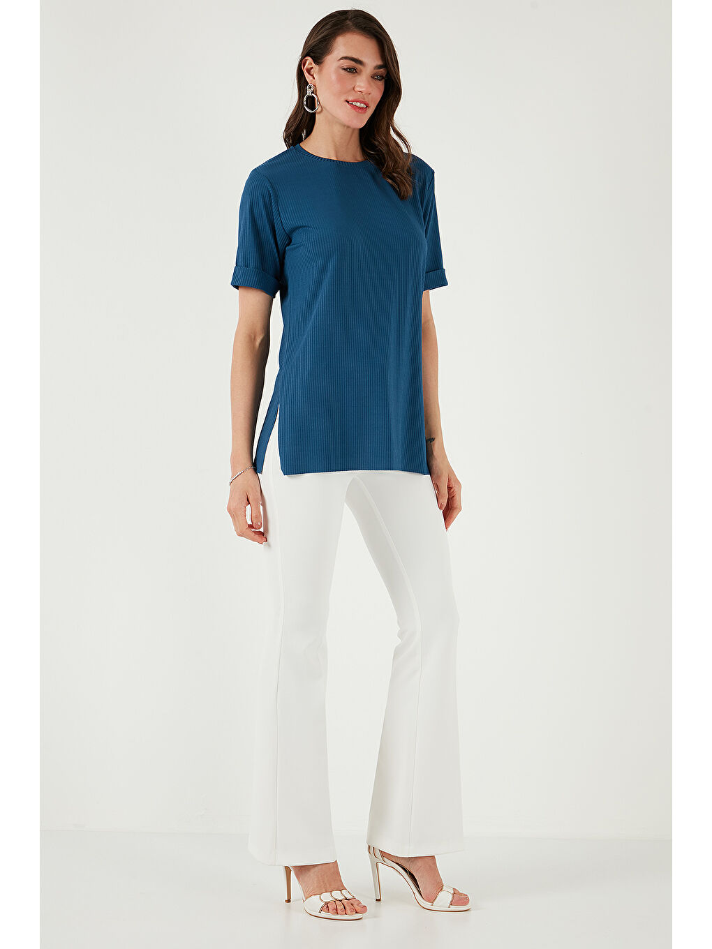 İndigo Oversize Bisiklet Yaka Yırtmaç Detaylı Bluz 5869000-1