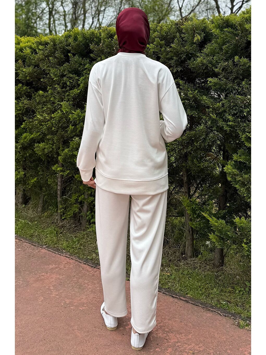 Ekru Tesettür Aplike Nakışlı Sweat Pantolon İkili Takım-7