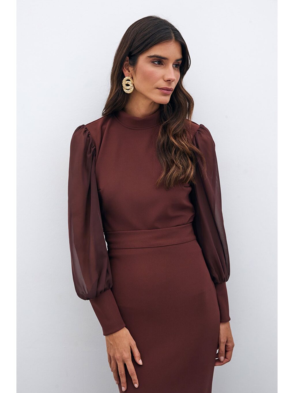 Kahverengi Dik Yaka Şifon Kol Detaylı Bluz - Kahve-1