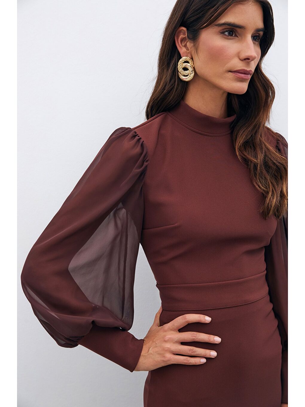 Kahverengi Dik Yaka Şifon Kol Detaylı Bluz - Kahve-6