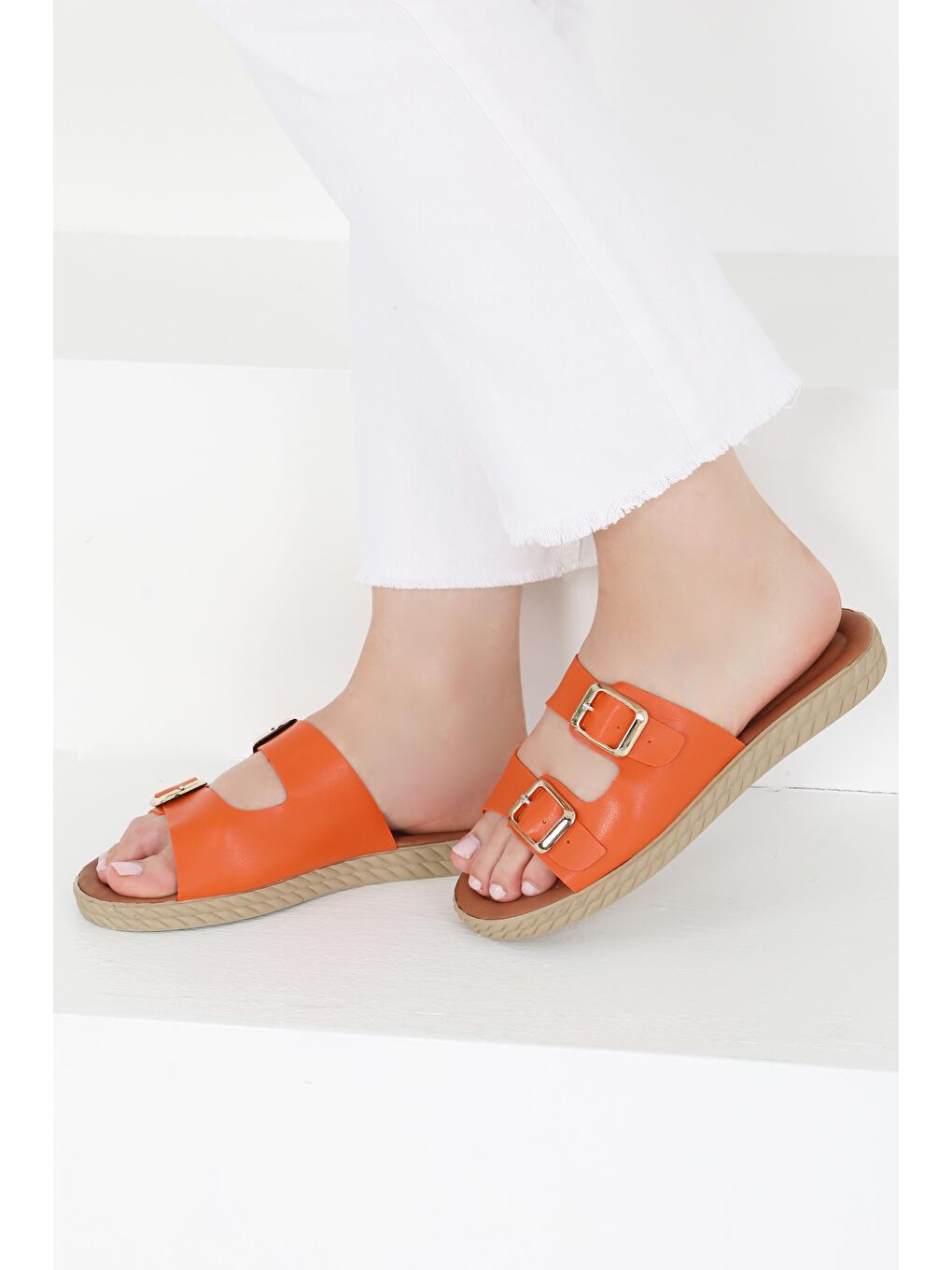 Kadın Turuncu Tokalı Terlik - 27406-3