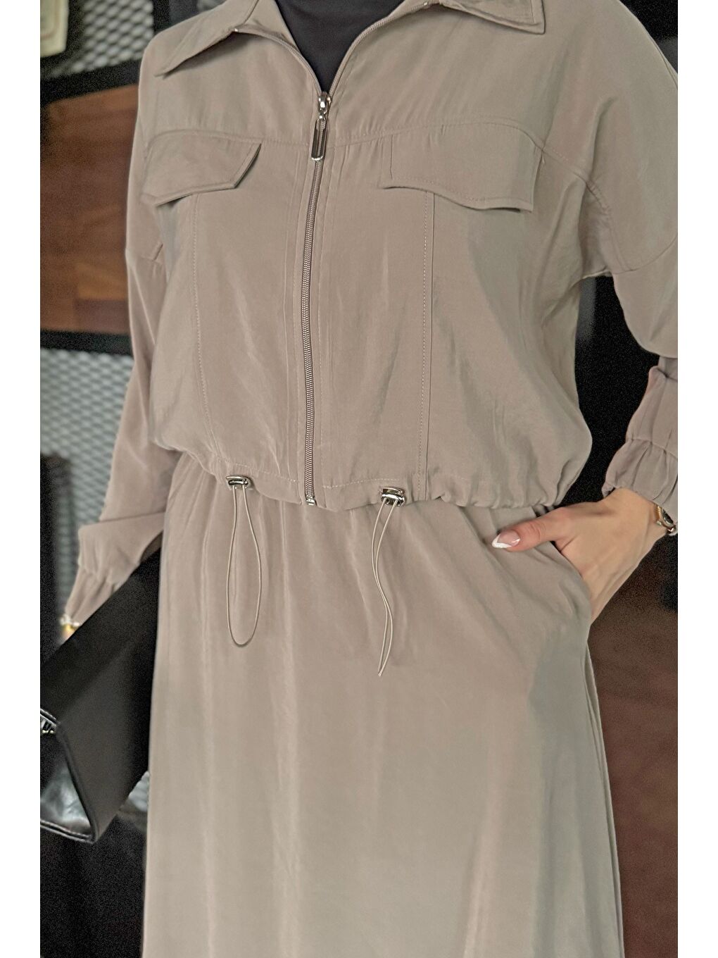 Bej Ön Fermuarlı Paraşüt Kumaş Etek Ceket Tesettür İkili Takım-5