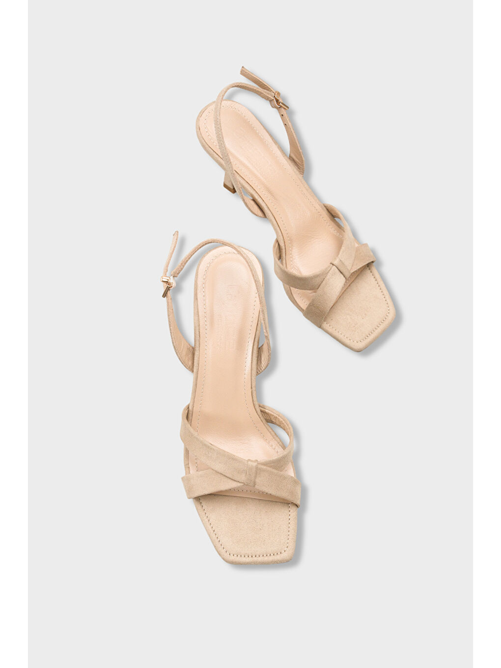 Bej Roxana Hakiki Deri Astarlı Küt Burunlu Çapraz Bantlı Orta Topuklu Kadın Ayakkabı-5