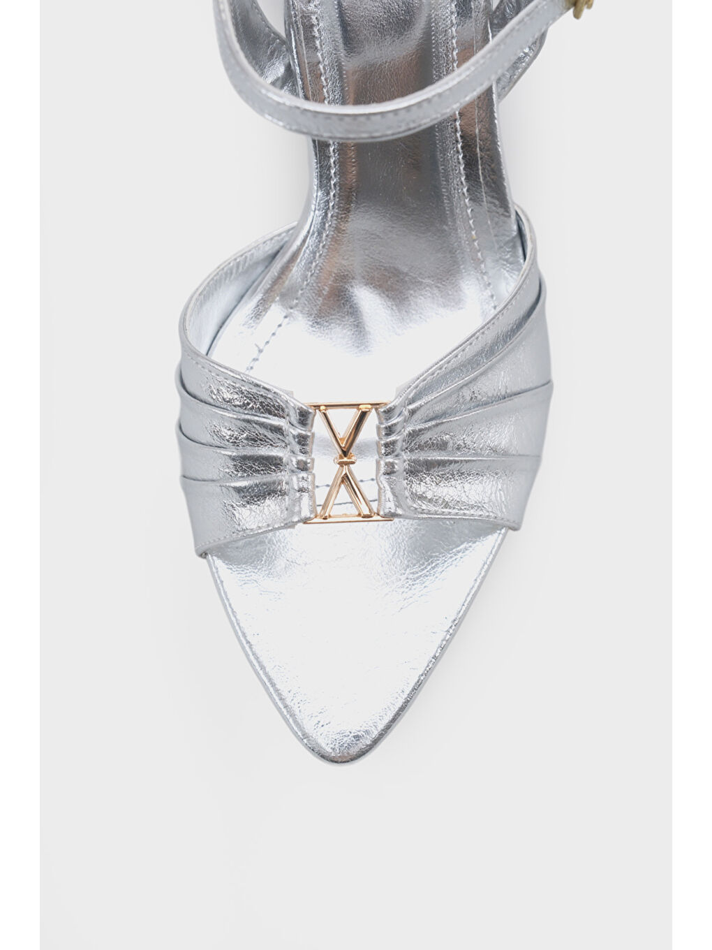 Gri Belvia Sivri Burunlu Metalik Bilekten Bantlı Orta Topuklu Kadın Ayakkabı-3