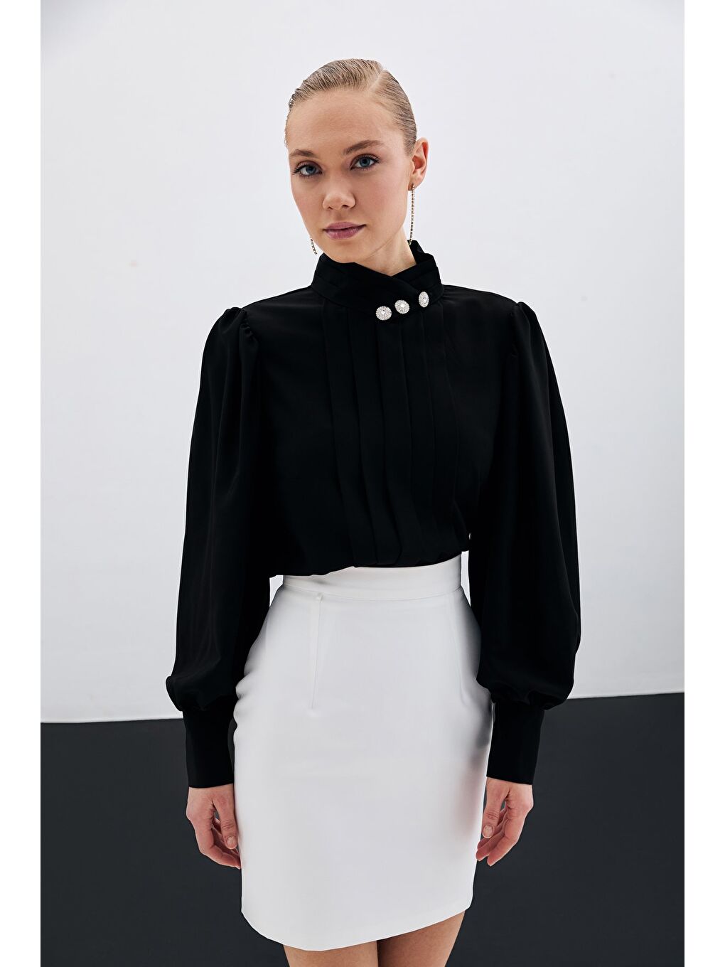 Nervür Detaylı Bluz - Siyah