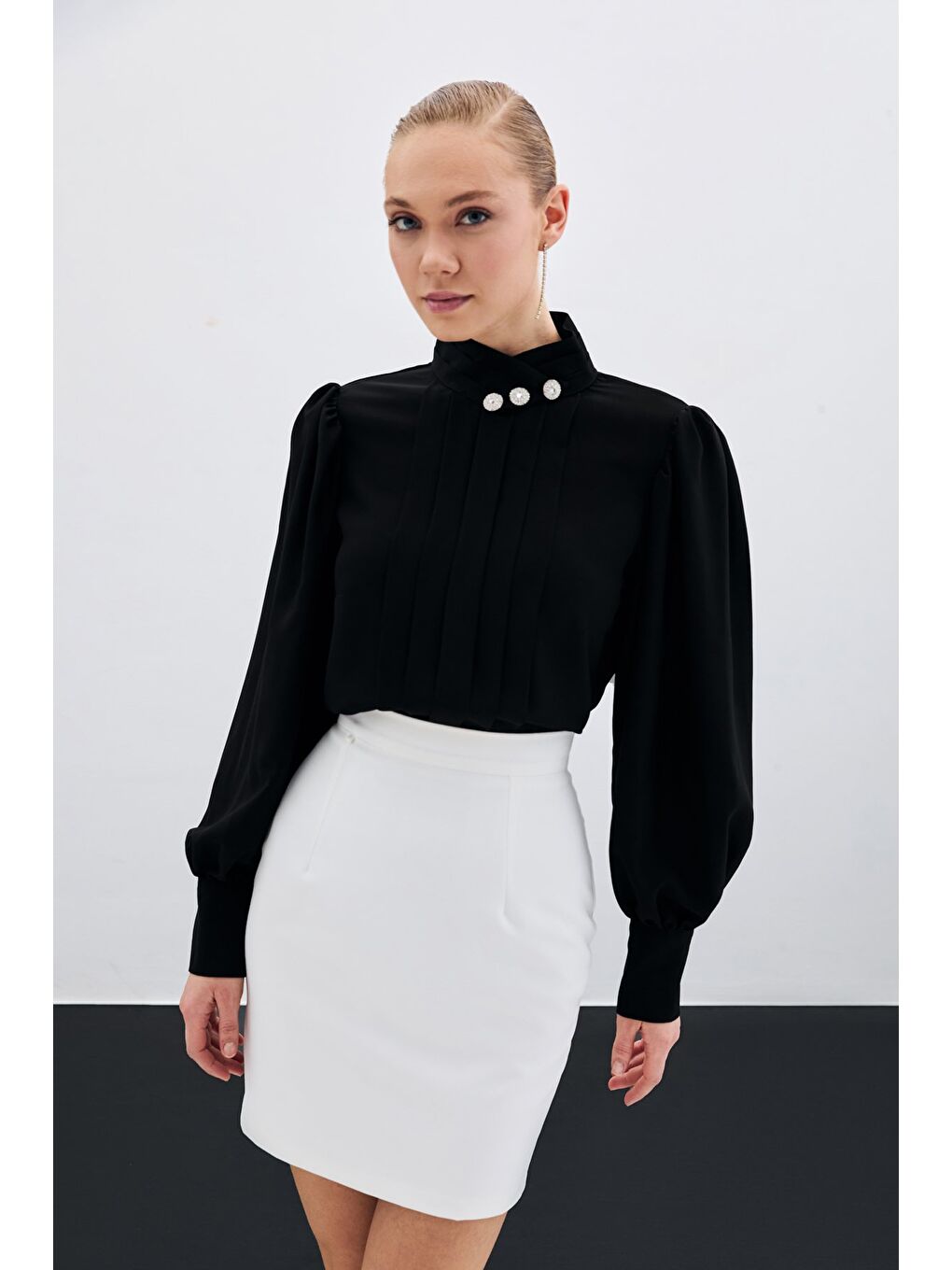 Nervür Detaylı Bluz - Siyah-1