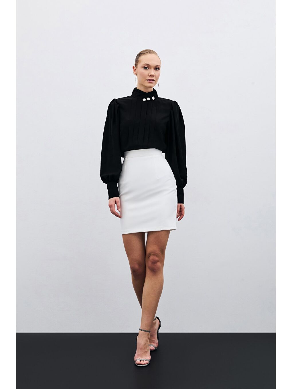 Nervür Detaylı Bluz - Siyah-5