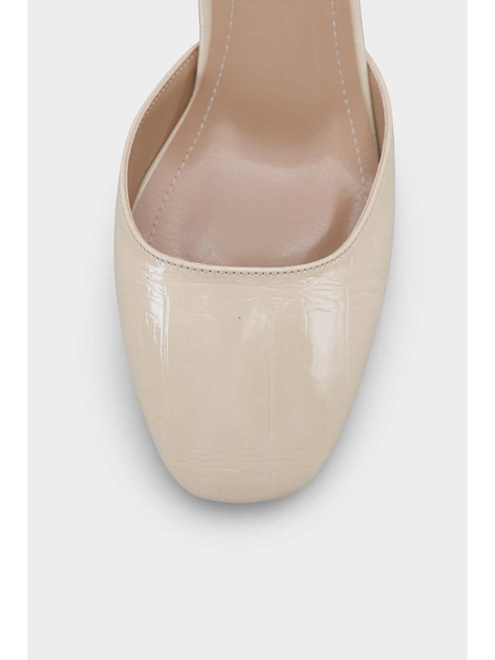 Bej Karmen Yuvarlak Burunlu Bilekten Bantlı Orta Topuklu Kadın Ayakkabı-2