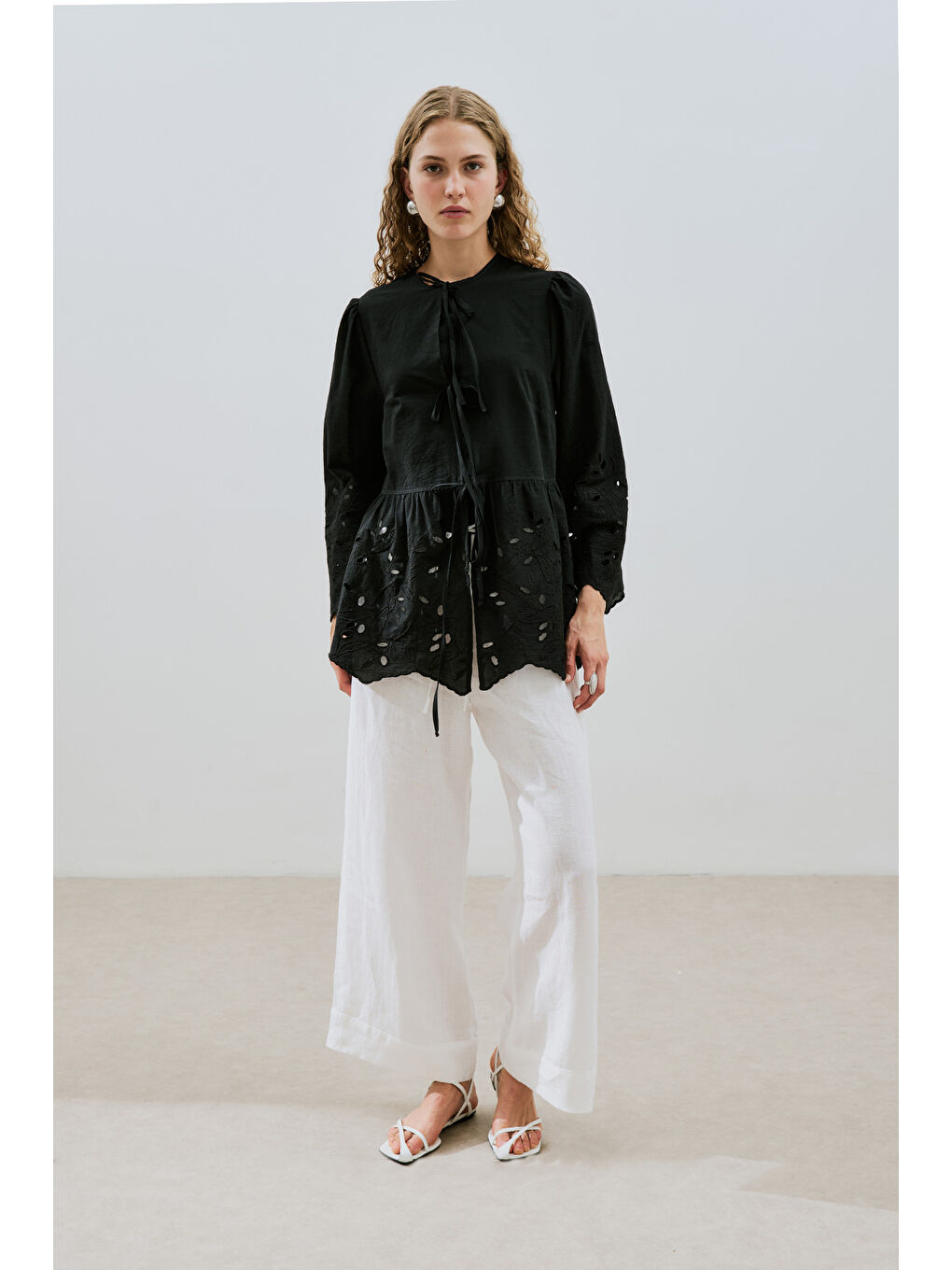 Bağlamalı Nakışlı Tunik Siyah-1