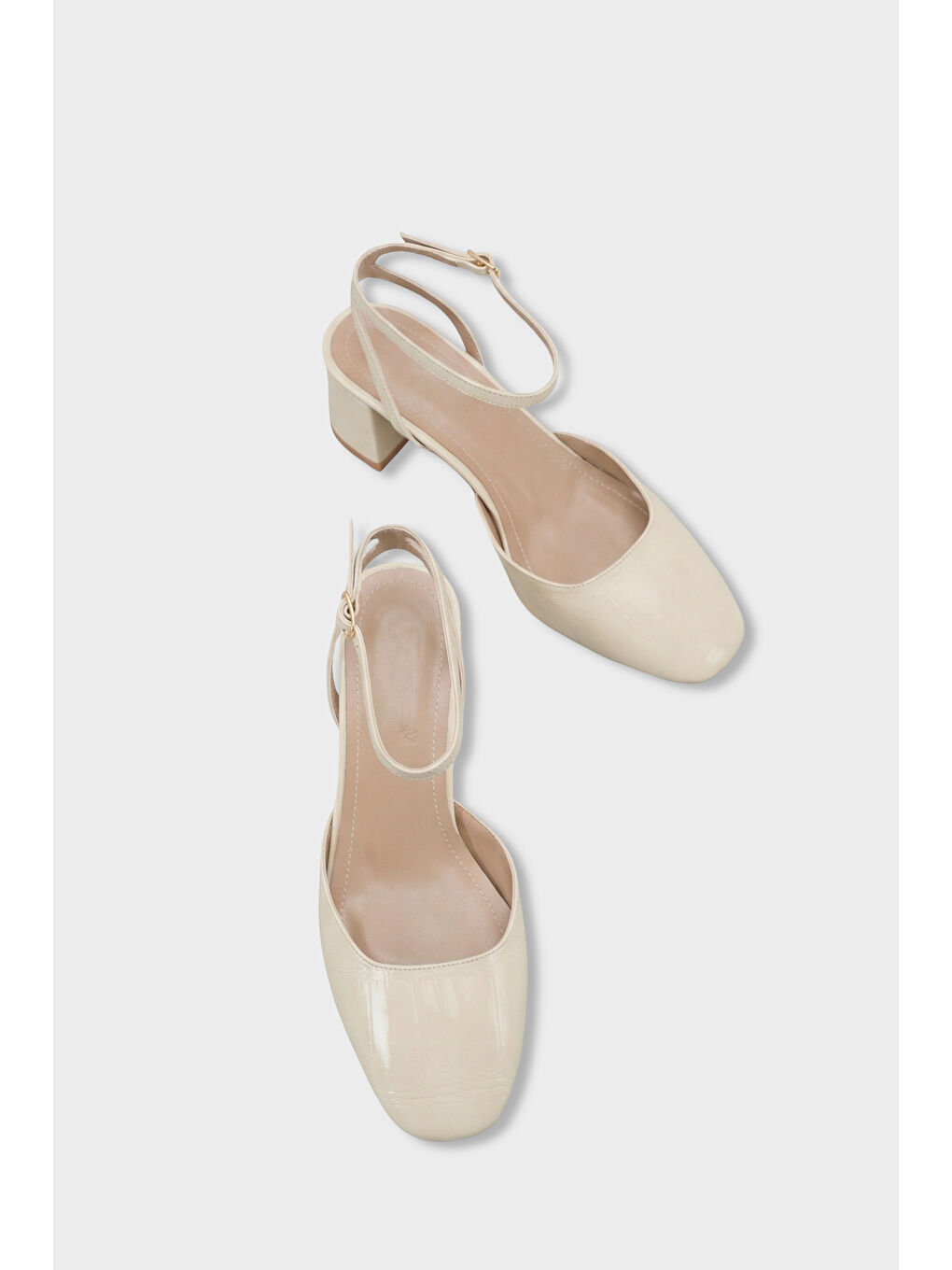 Bej Karmen Yuvarlak Burunlu Bilekten Bantlı Orta Topuklu Kadın Ayakkabı-5