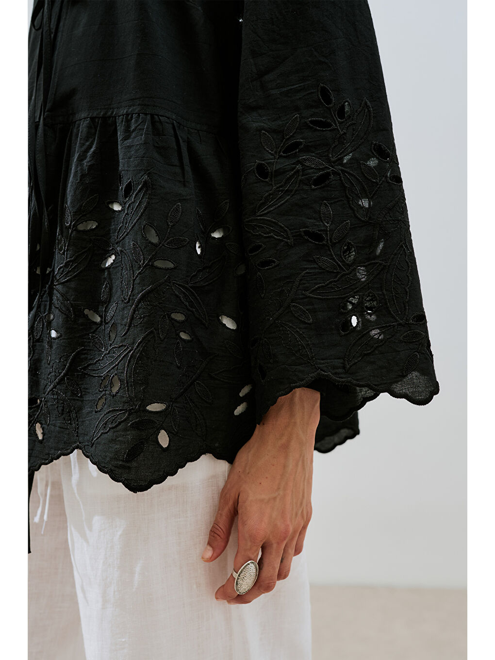 Bağlamalı Nakışlı Tunik Siyah-4