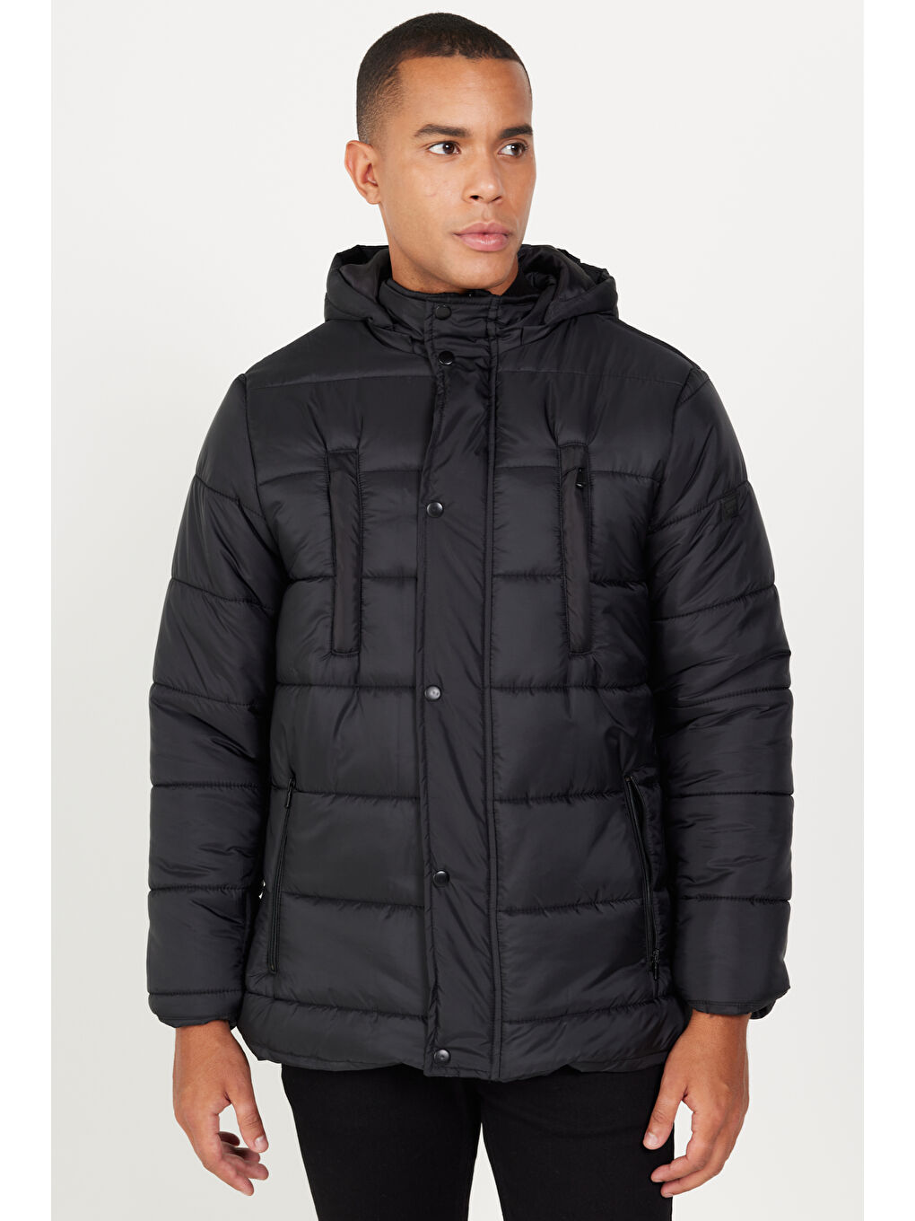 Erkek Siyah Standart Fit Normal Kesim Dik Yaka Dolgulu Outdoor Şişme Kaban Mont-2