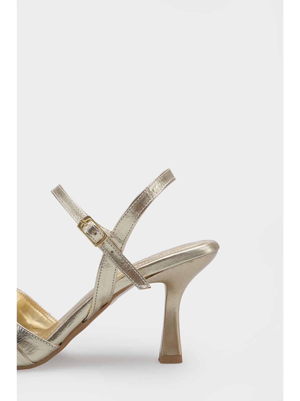 Sarı Belvia Sivri Burunlu Metalik Bilekten Bantlı Orta Topuklu Kadın Ayakkabı-5