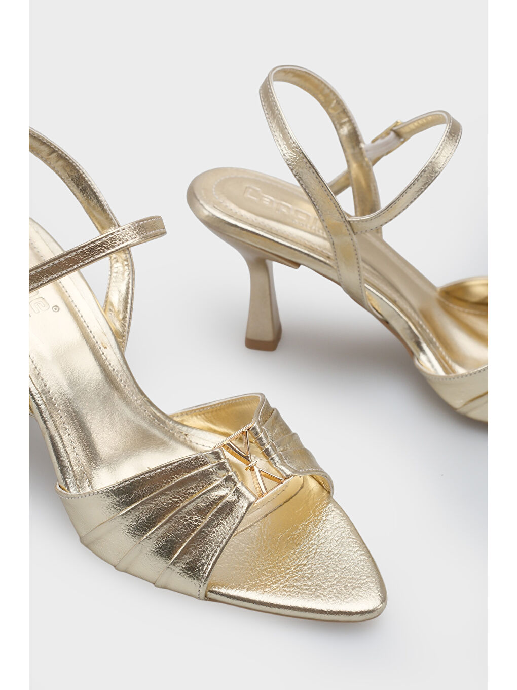 Sarı Belvia Sivri Burunlu Metalik Bilekten Bantlı Orta Topuklu Kadın Ayakkabı-6