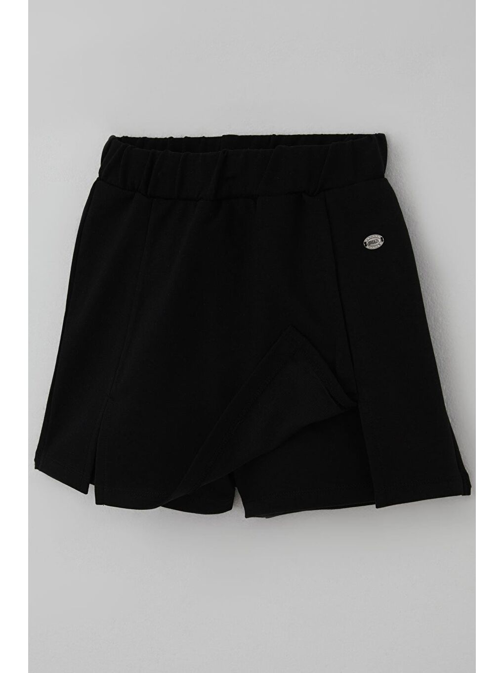 Kız Çocuk Şort Etek Arma Aksesuarlı Yırtmaçlı Siyah (9-14 Yaş)-2