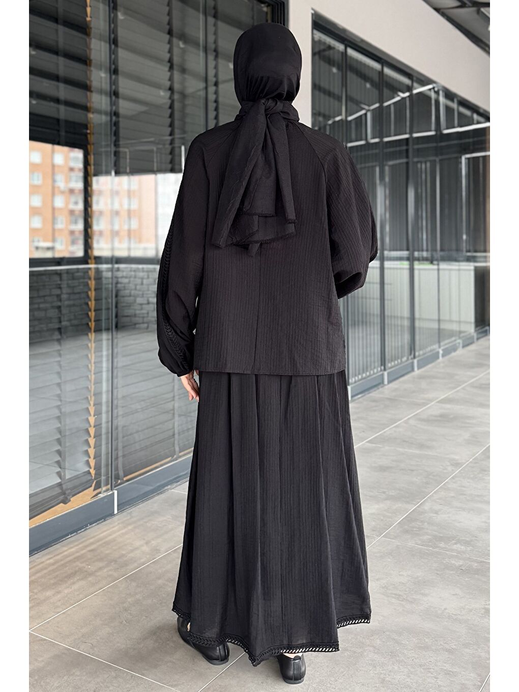 Siyah Yaka Bağlamalı Balon Kol Fistolu Bluz Etek Tesettür İkili Takım-7