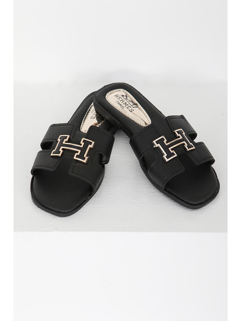 Kadın Siyah H Tokalı Terlik - 27407-3
