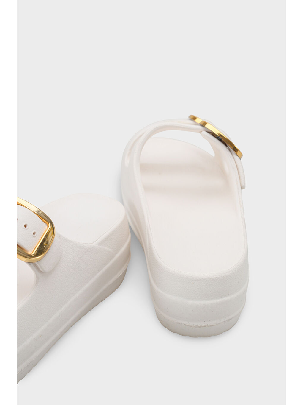 Beyaz Nicki Eva Çift Tokalı Dolgu Tabanlı Kadın Terlik-3