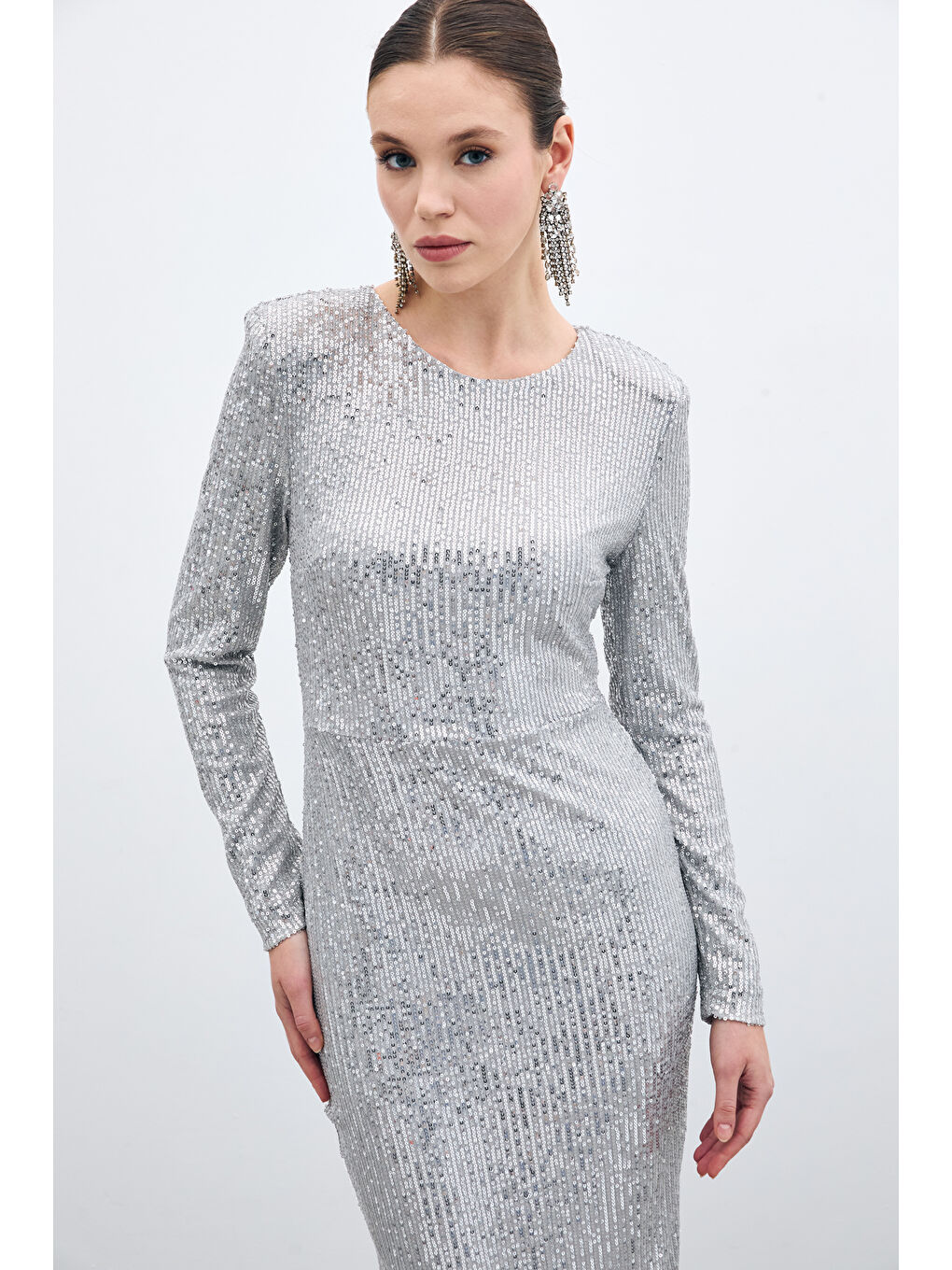 Gri Sırt Dekolteli Payet Elbise - Gümüş-4