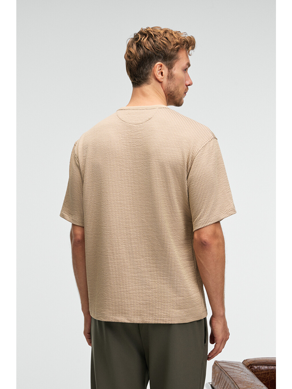 Vıntage Erkek Kısa Kollu Yuvarlak Yaka Dokulu Gofre Kumaş Regular Fit Bej T-shirt-4