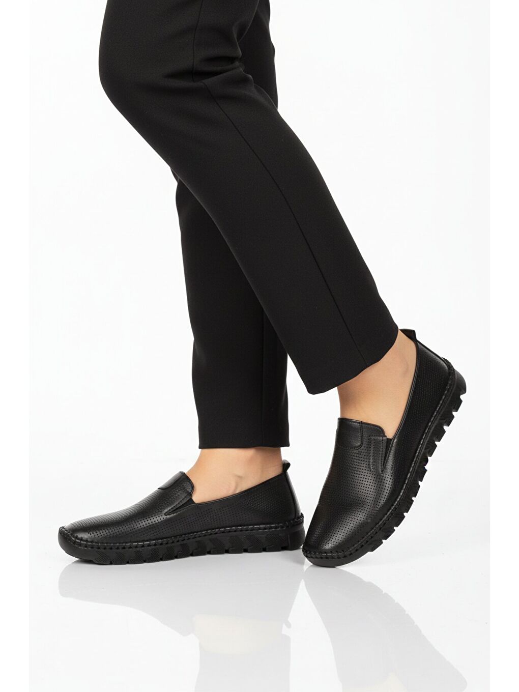 Premium Siyah Hakiki Deri Kadın Casual Ayakkabı 44410 Z