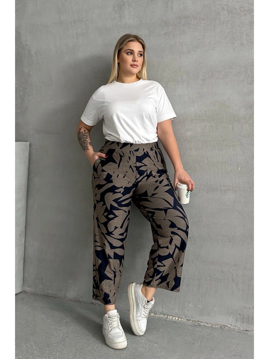 Kahverengi Büyük Beden Beli Lastikli Bol Paça Desenli Cepli Pantolon 74-109