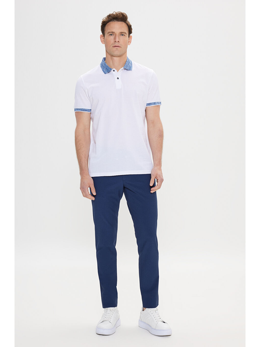 Erkek Beyaz-Lacivert Slim Fit Dar Kesim %100 Pamuk Jakarlı Polo Yaka Tişört-1