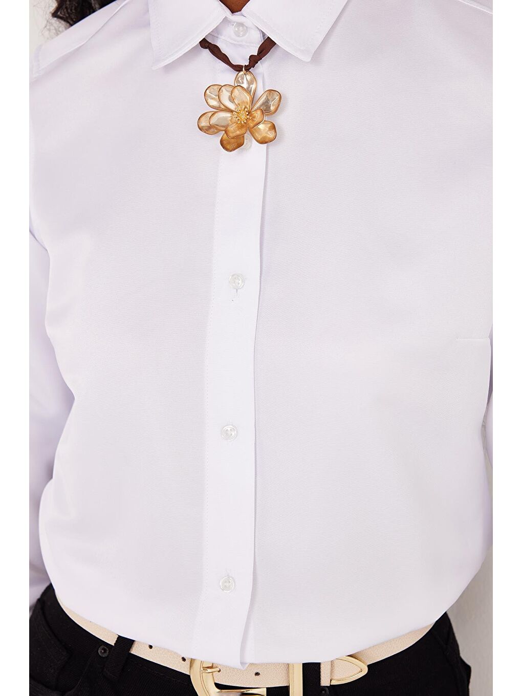 Kadın Slim Fit Dar Kesim Vücuda Oturan Uzun Kollu Beyaz Basic Gömlek-2