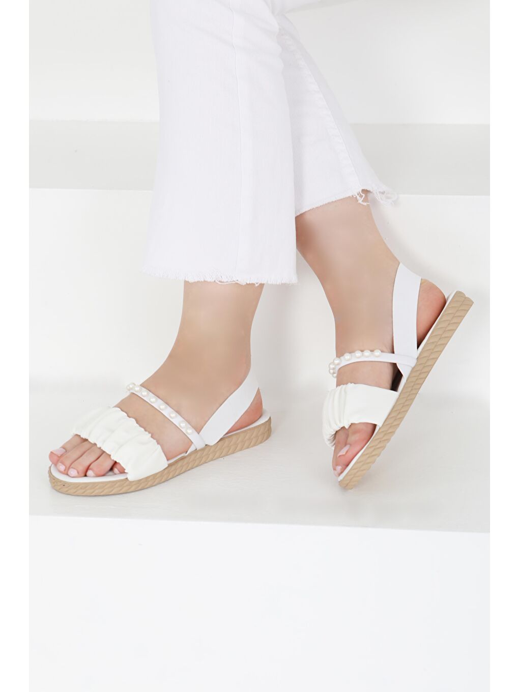 Kadın Beyaz İncili Sandalet - 27404-3
