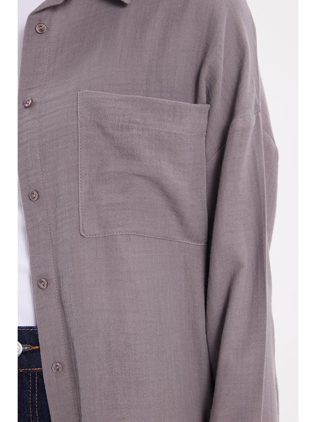 Kadın Oversize Geniş Kesim %100 Pamuk Müslin Kumaş Uzun Kollu Cepli Dokulu Gri Gömlek-2