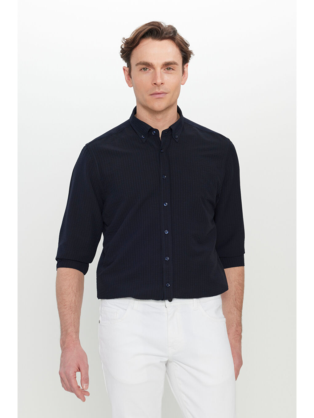 Erkek Lacivert Slim Fit Dar Kesim Düğmeli Yaka Armürlü Gofre Desenli Gömlek