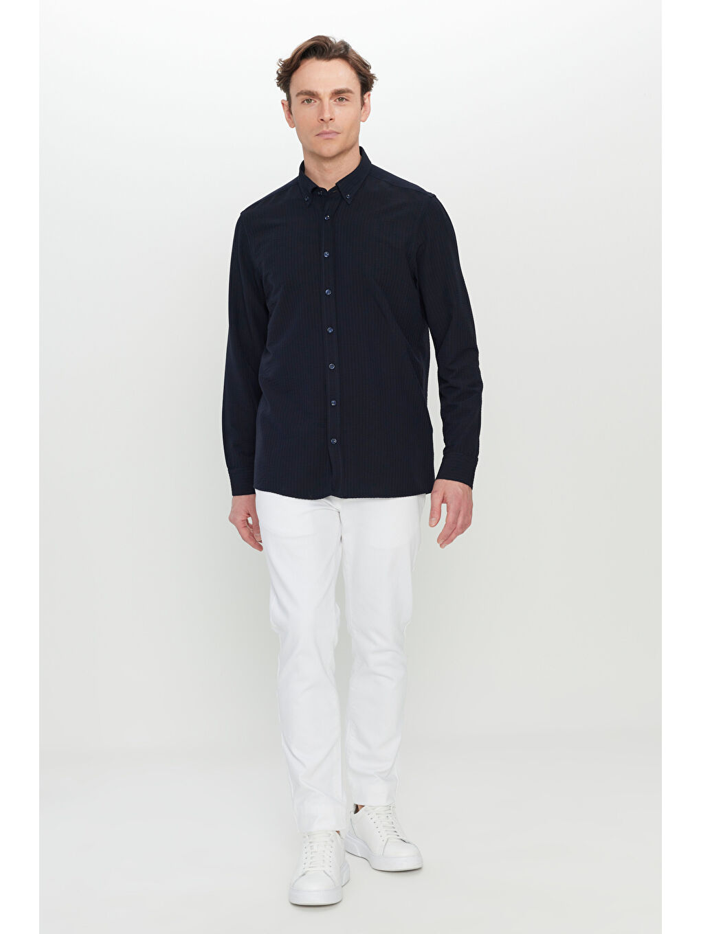 Erkek Lacivert Slim Fit Dar Kesim Düğmeli Yaka Armürlü Gofre Desenli Gömlek-1