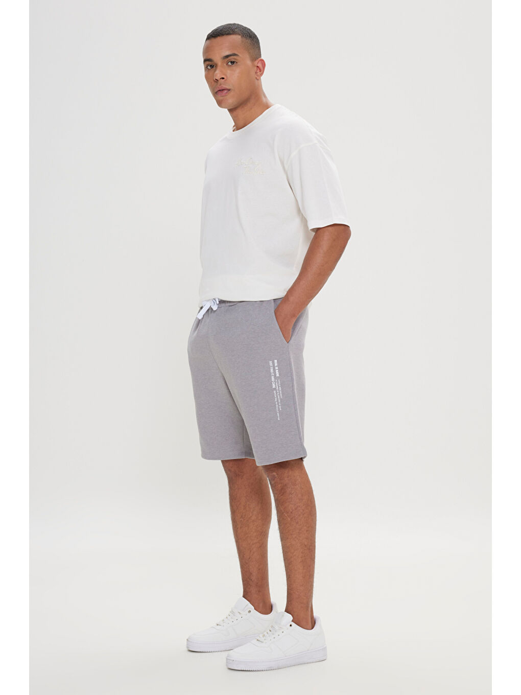 Erkek Gri Melanj Standart Fit Normal Kesim Cepli Rahat Örme Şort-2