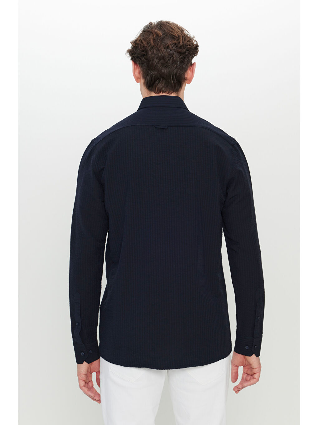 Erkek Lacivert Slim Fit Dar Kesim Düğmeli Yaka Armürlü Gofre Desenli Gömlek-4