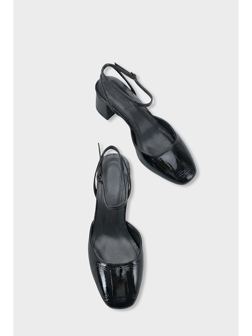 Siyah Karmen Yuvarlak Burunlu Bilekten Bantlı Orta Topuklu Kadın Ayakkabı-5