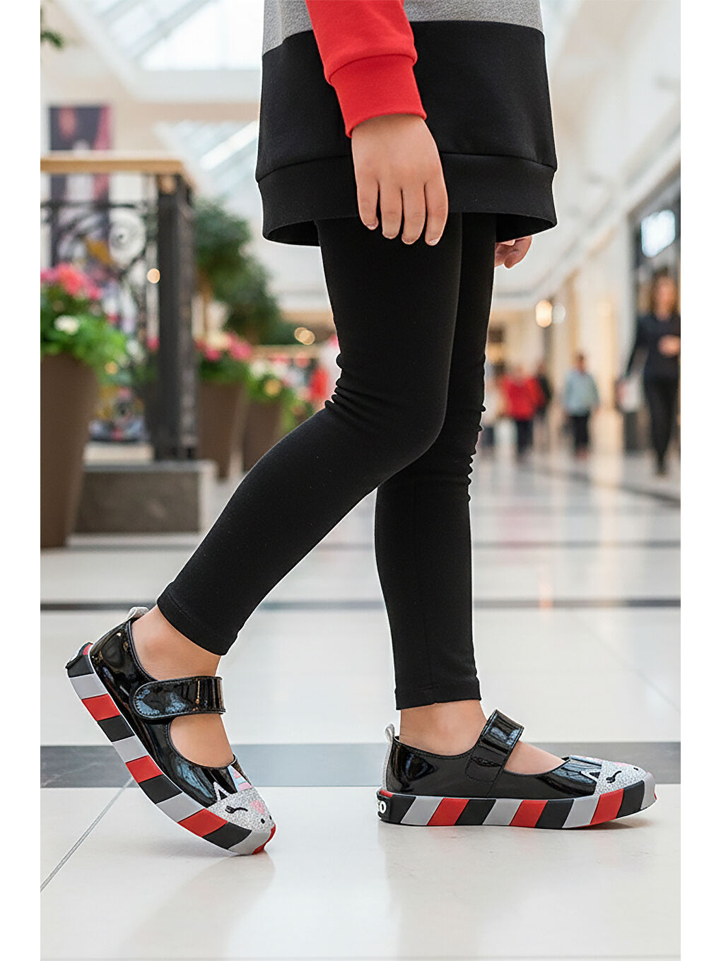 Siyah Gilan Cırtlı Kız Çocuk Babet Ayakkabı-2