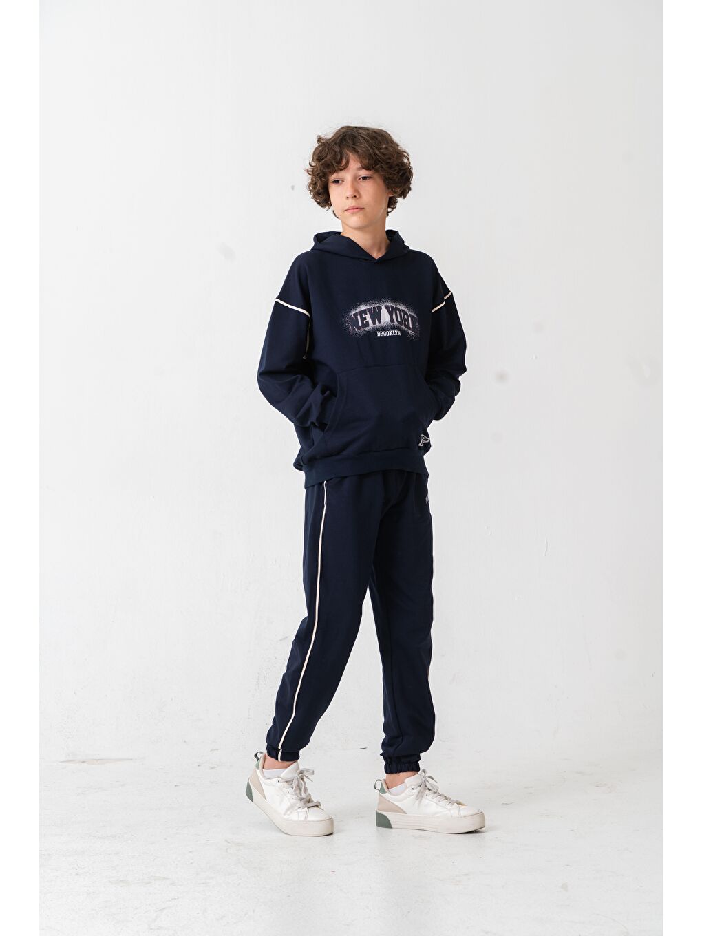 Lacivert New York Brooklyn Baskılı Kanguru Cepli Yan Biyeli Erkek Çocuk Alt Üst Eşofman Takımı-1