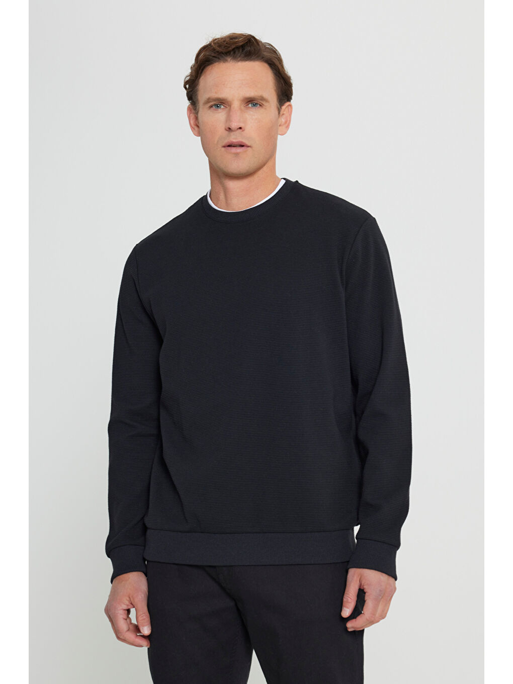 Erkek Siyah 2 İplik Sıcak Tutan Standart Fit Normal Kesim Bisiklet Yaka Dokulu Sweatshirt