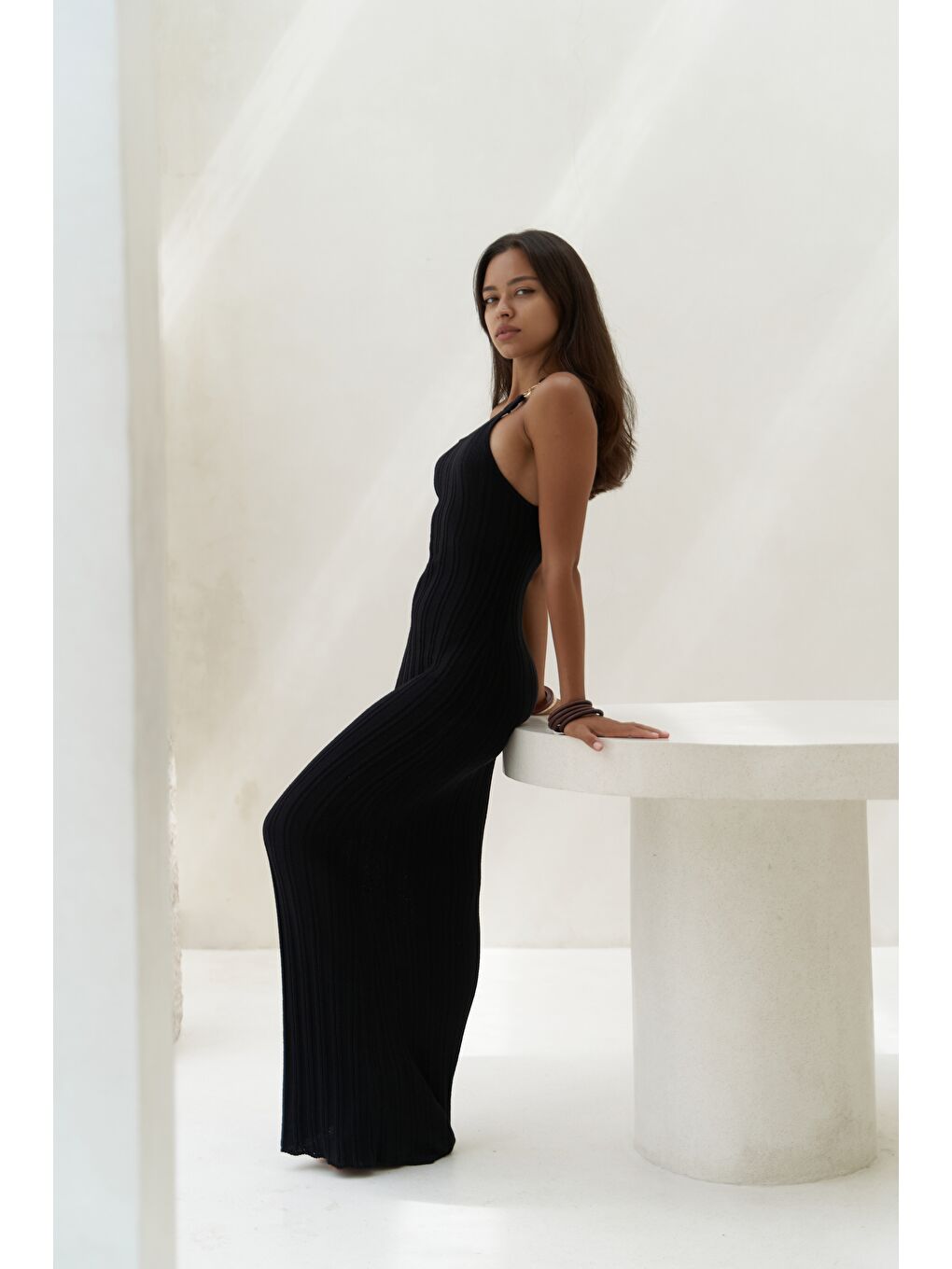 Endah Halka Detaylı Asimetrik Siyah Uzun Triko Elbise-2