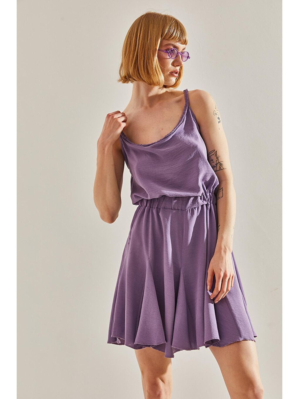 Mor Kadın Yakası Örgü Detaylı Etek Ucu Volanlı Askılı Elbise-1