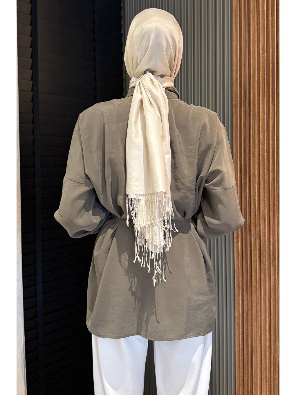 Haki Kadın Ön Büzgü Detaylı Bel Bağlamalı Tesettür Tunik-6