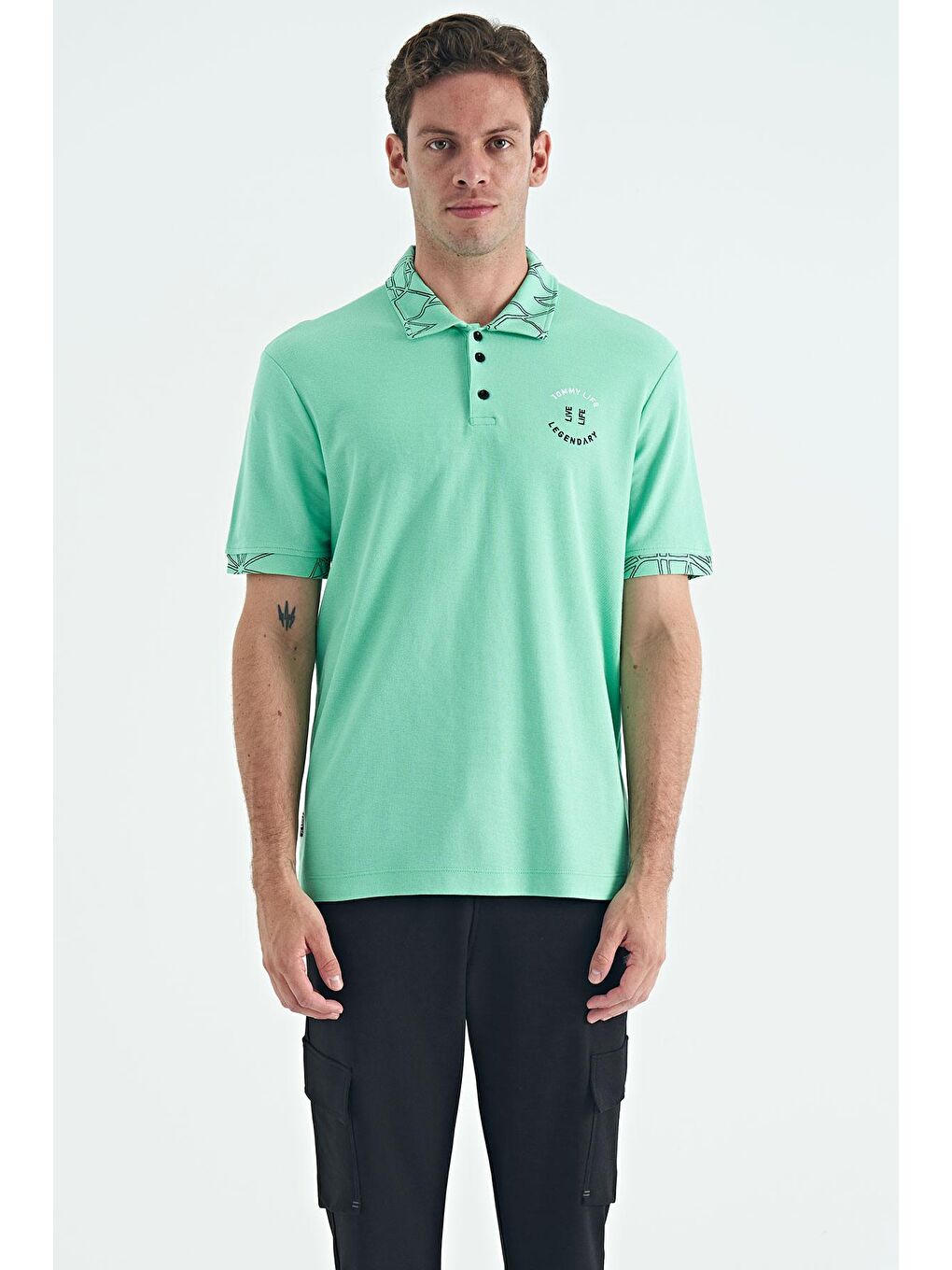 TOMMYLIFE Turkuaz Su Yeşili Yazı Nakışlı Baskı Detaylı Standart Kalıp Polo Yaka Erkek T-Shirt - 88239