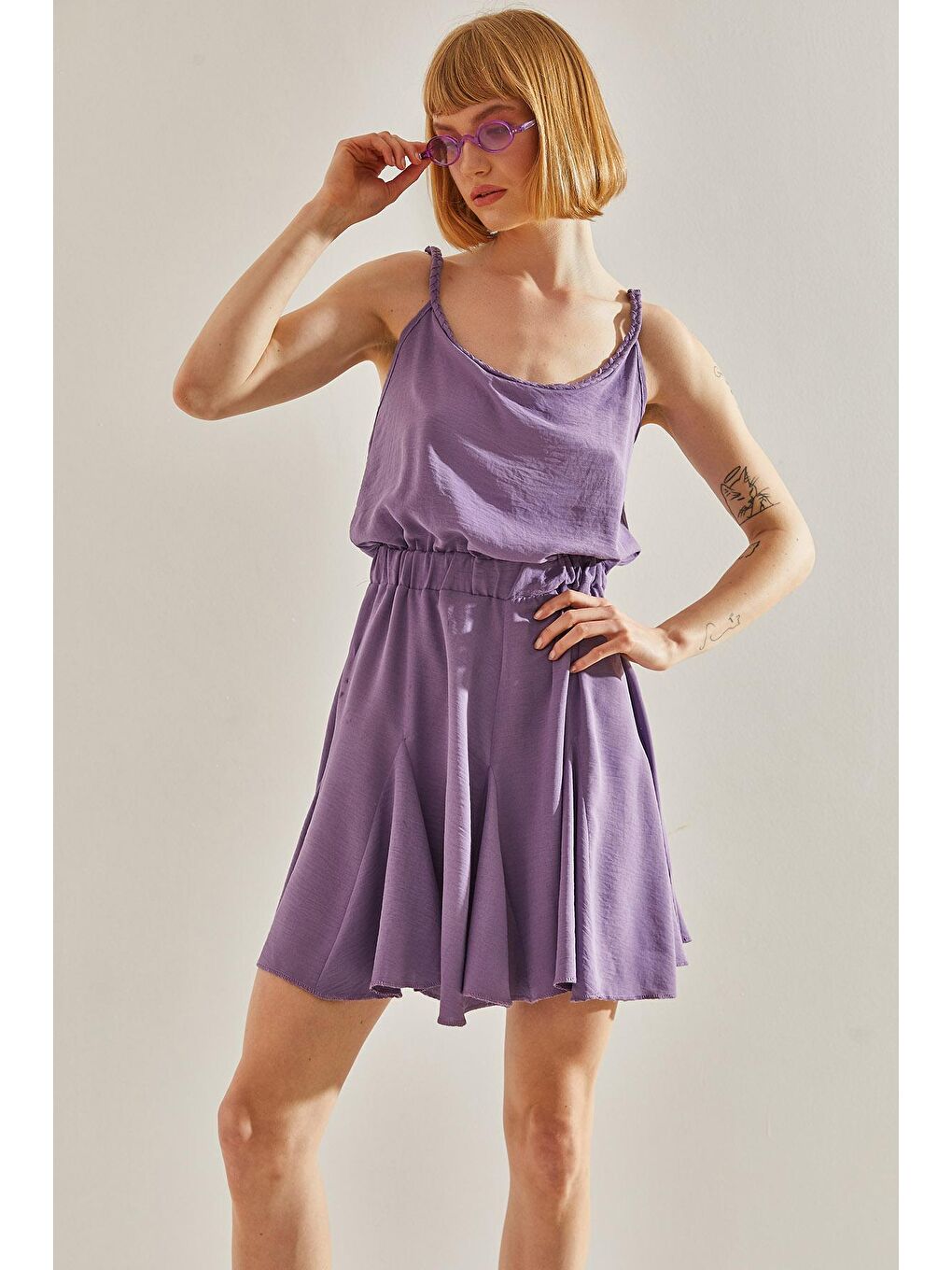 Mor Kadın Yakası Örgü Detaylı Etek Ucu Volanlı Askılı Elbise-3