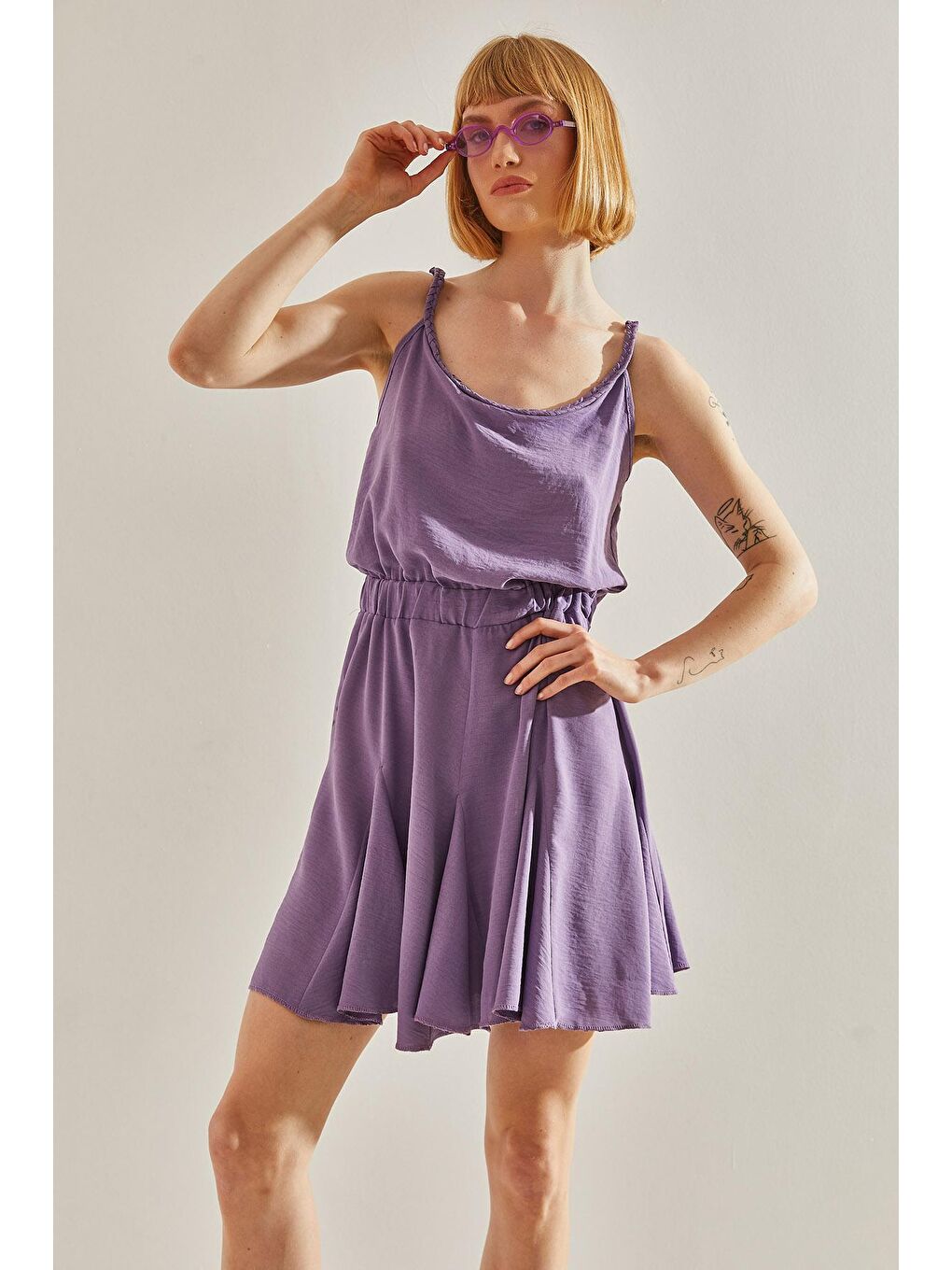 Mor Kadın Yakası Örgü Detaylı Etek Ucu Volanlı Askılı Elbise-4