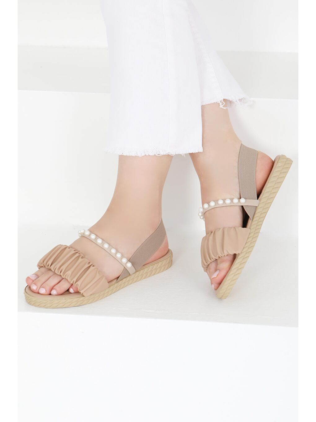 Bej Kadın Vizon İncili Sandalet - 27404