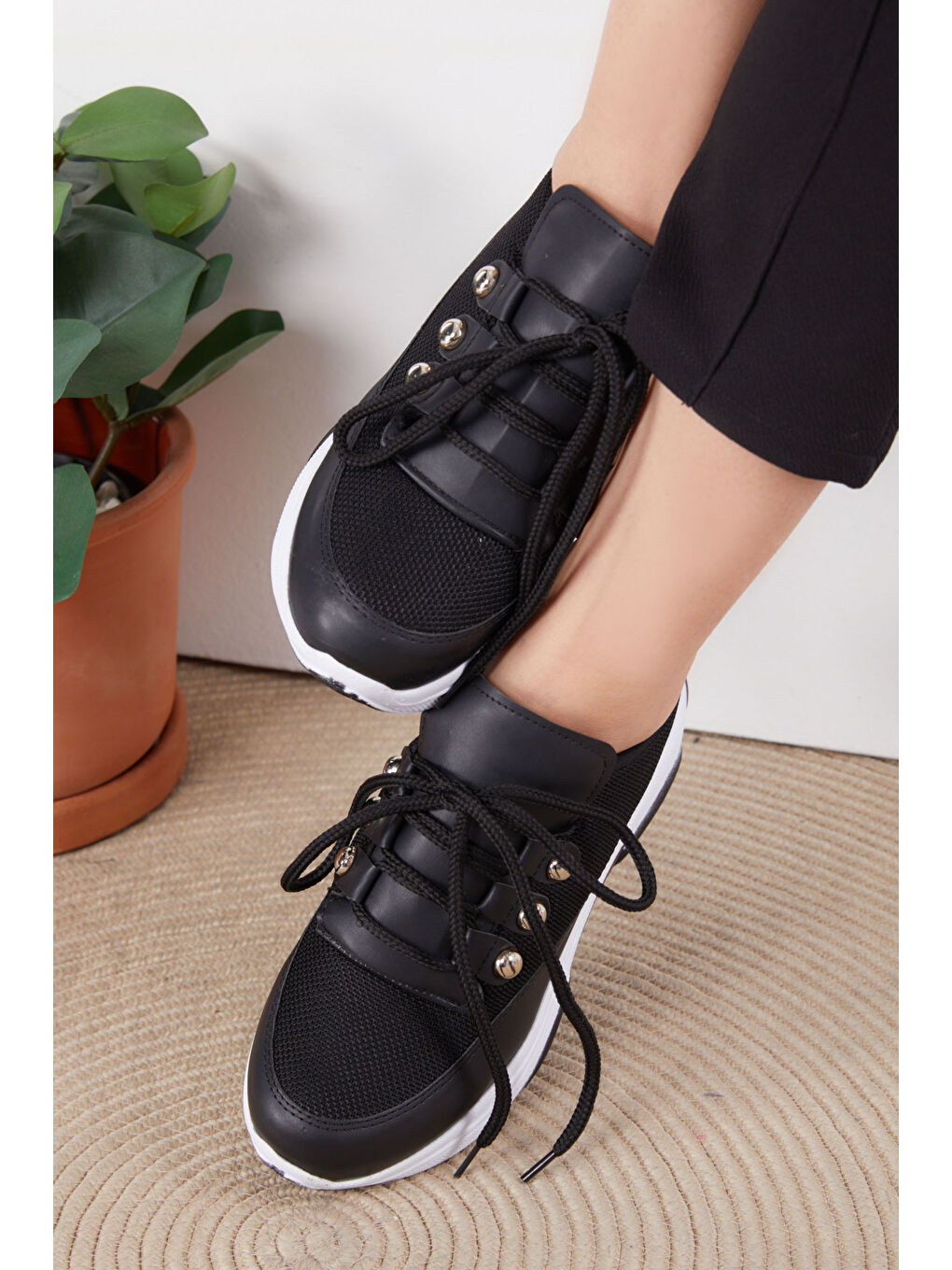 Kadın Siyah Yüksek Taban Spor Ayakkabı - 26485-1