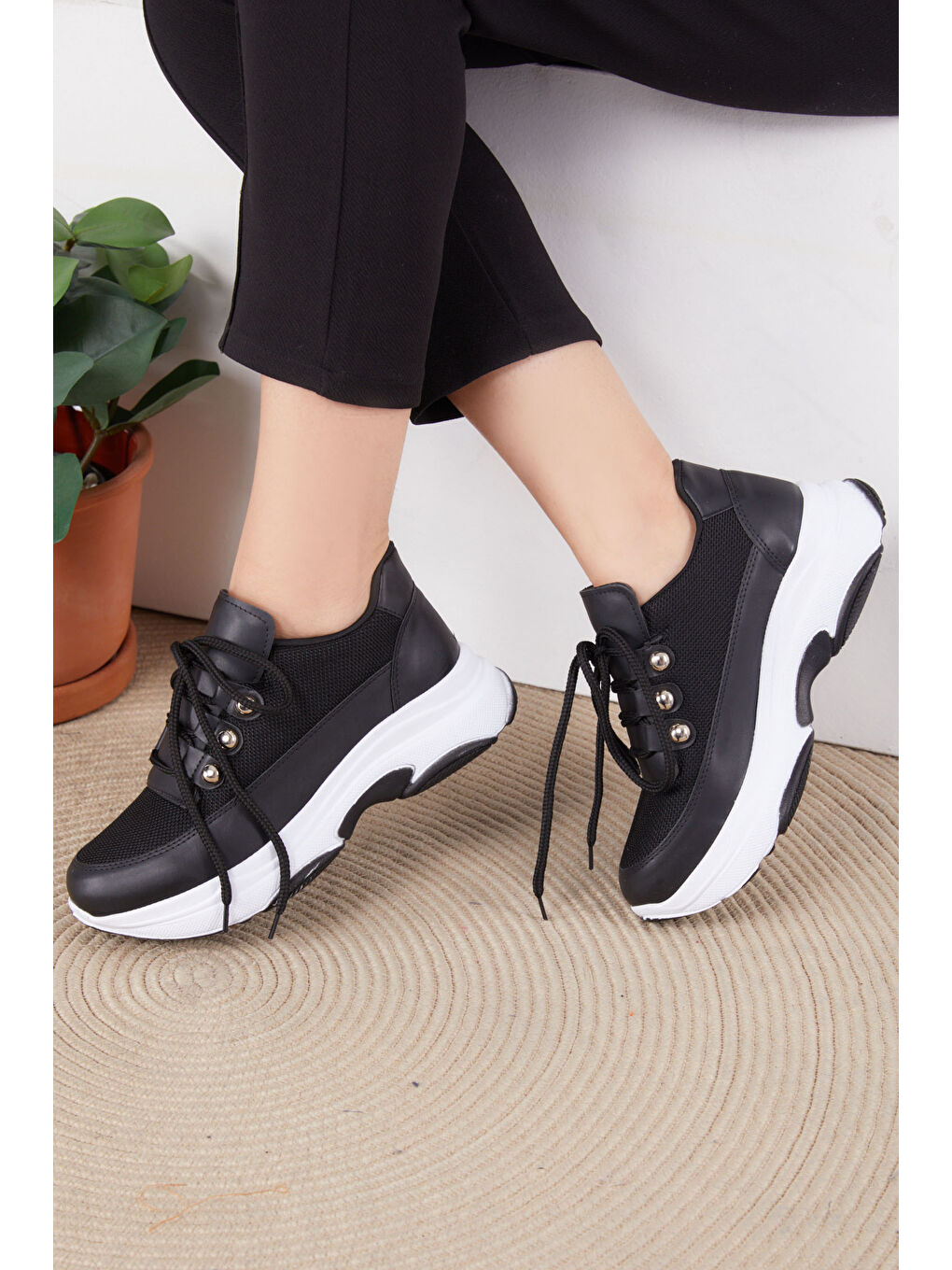 Kadın Siyah Yüksek Taban Spor Ayakkabı - 26485-2
