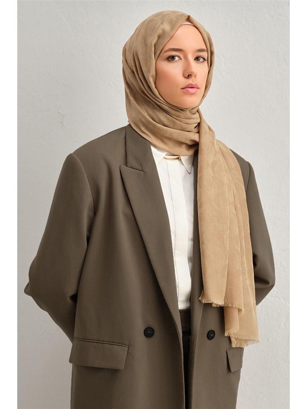 Bej Lyocell Yün Monogram Desen Şal 03